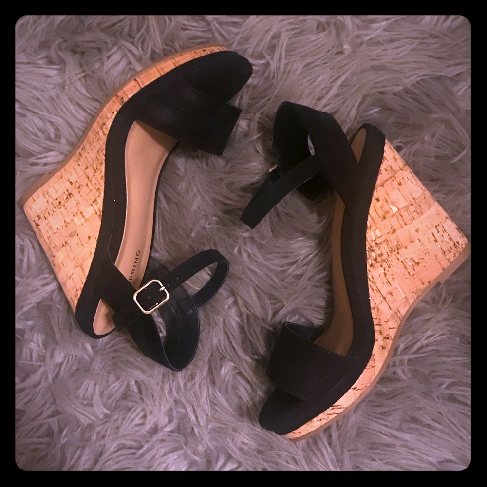 Call it Spring black wedges